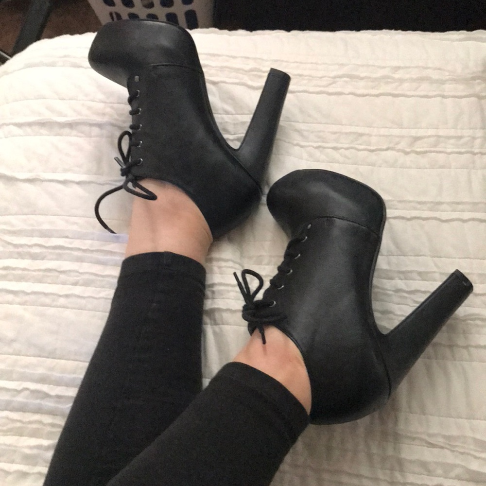 Cute Booties! 💜